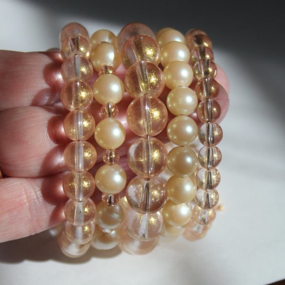 Pale Champaign Pink Pearl Beaded Memory Wire Wrist Wrap Cuff Bracelet - Picture 4 of 5